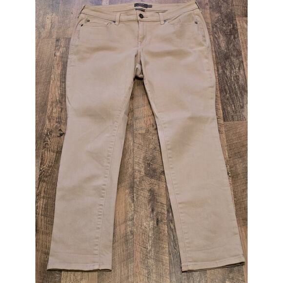 Torrid Boyfriend Straight Vintage Stretch Mid Rise Beige Jeans Size 12R NWOT - Picture 2 of 5